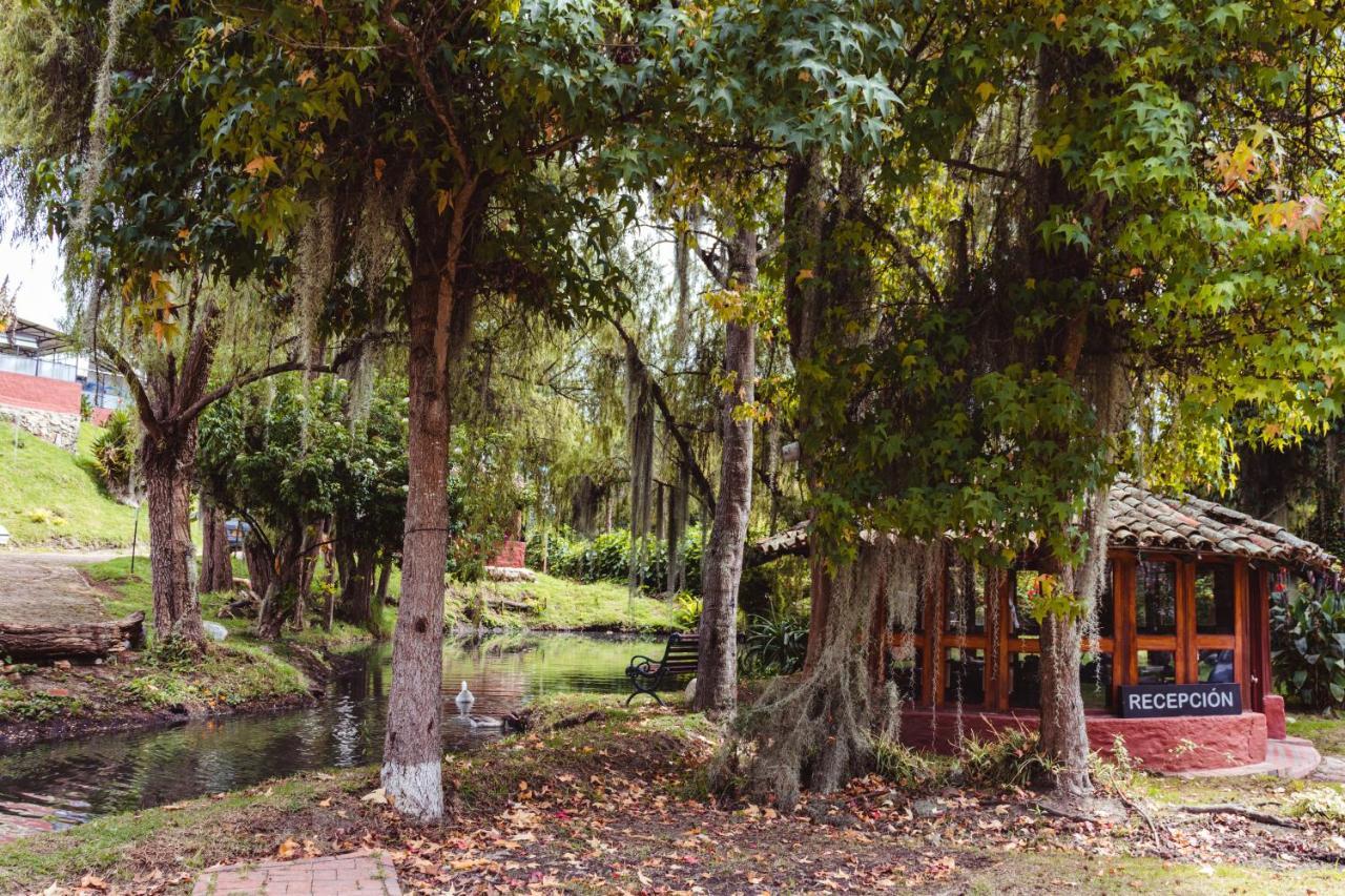 Hotel Y Centro De Convenciones Pueblito De Yerbabuena Paraiso Natural Chía Esterno foto
